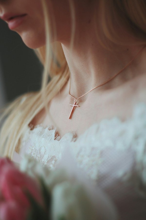 Choisissez les meilleurs accessoires pour vos pendentifs croix